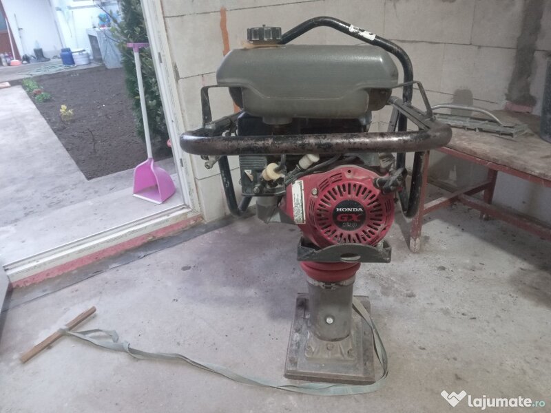 Mai compactor benzinar – perfect pentru santier